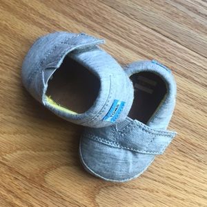 Toms Shoes - Infant Toms crib shoes! Toms Shoes - Infant Toms crib shoes!